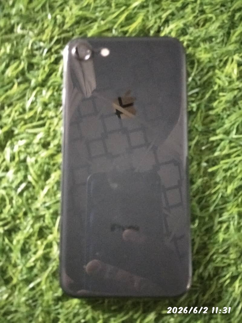 Apple iPhone 8 1
