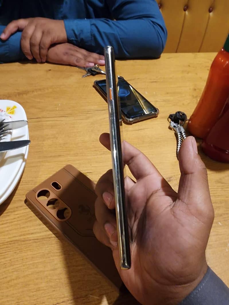 Tecno CAMON 40 Pro 6