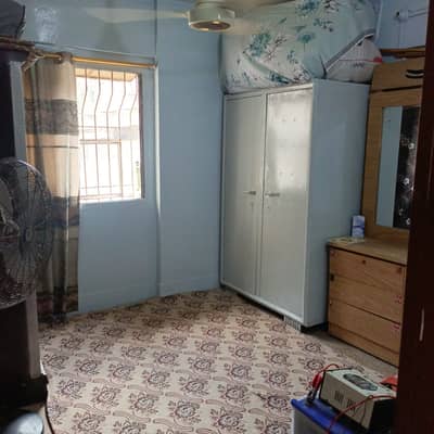Well-Maintain Corner Flat available for sale in prime location Saddar