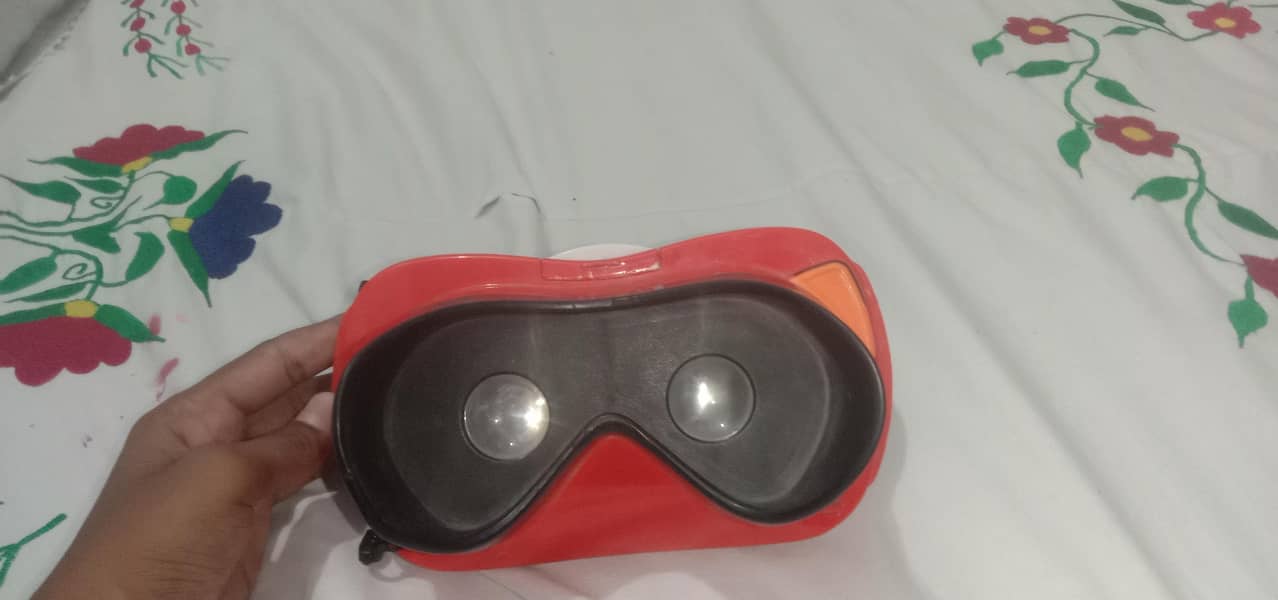 virtual reality headset 1