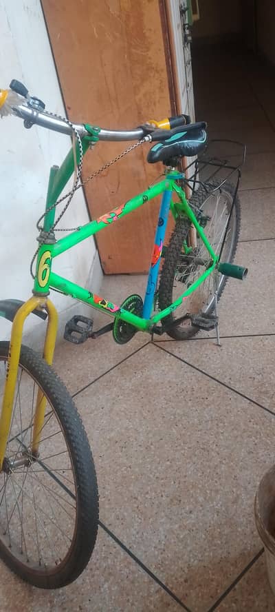 sirf 4 month use h willing cycle  good condition