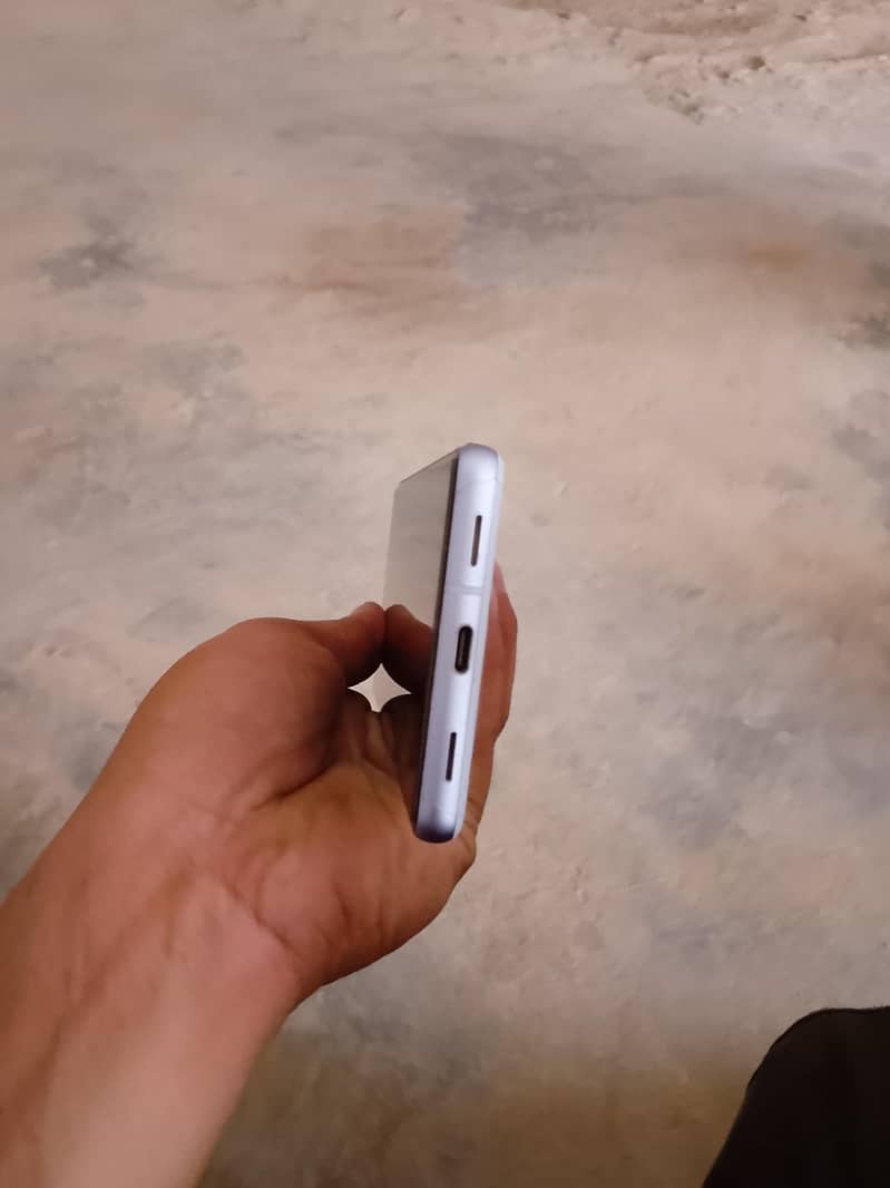 Google Pixel 7a 4