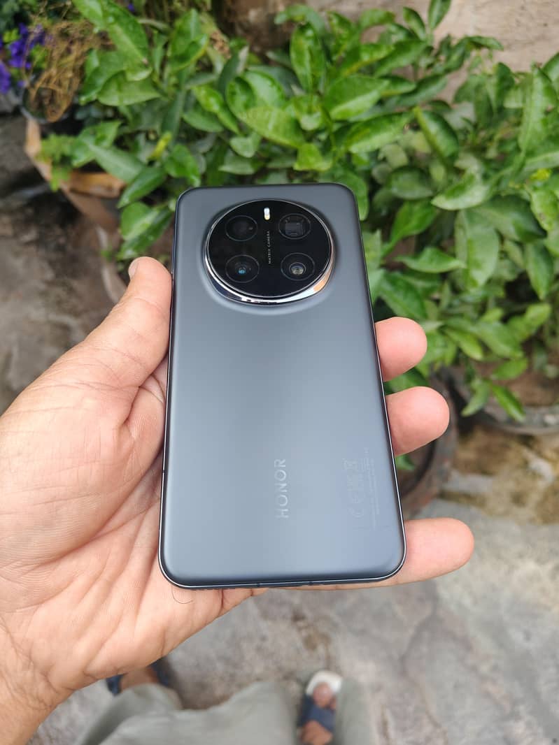 Honor Magic7 Pro 9