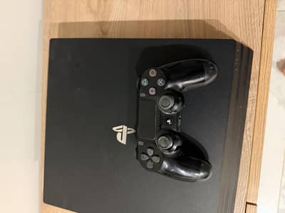 Jailbreak PS4 Pro 1TB with 1 Controller – Excellent Condition
