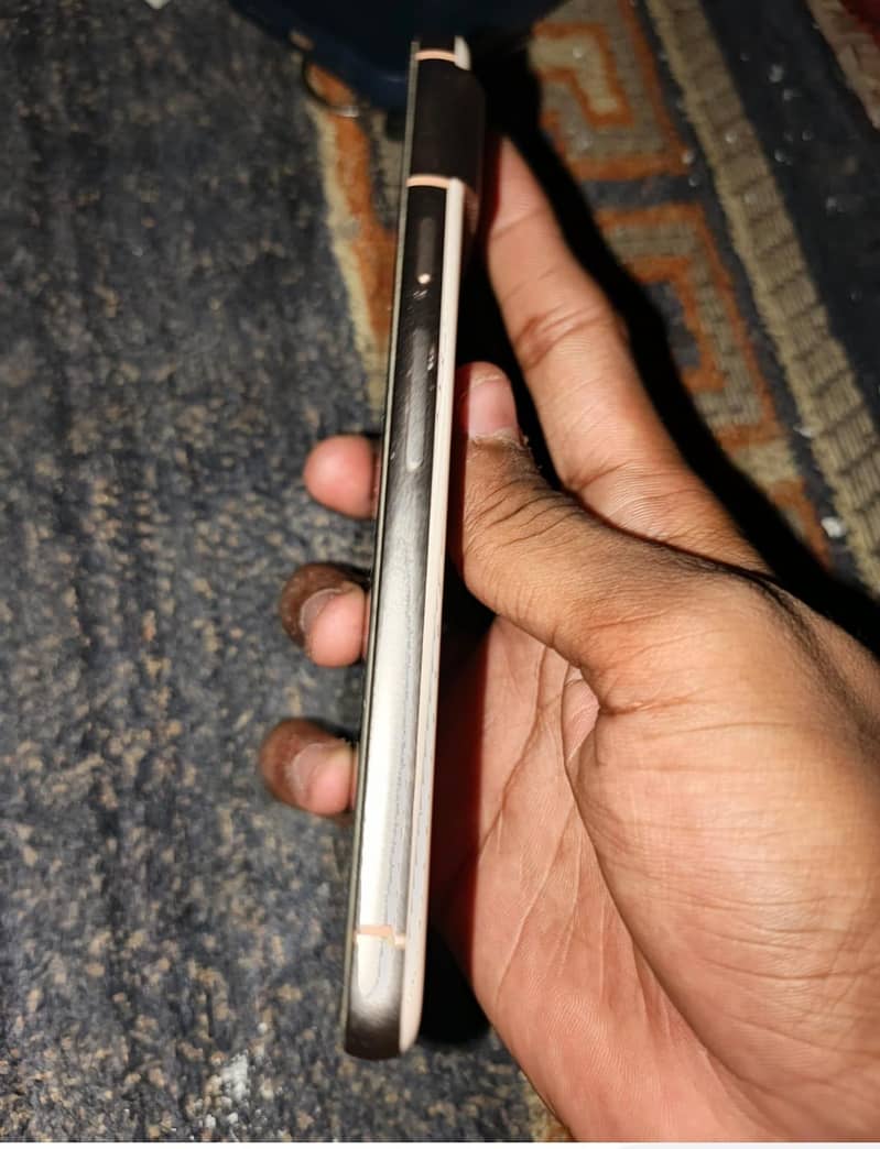 Google Pixel 8 3