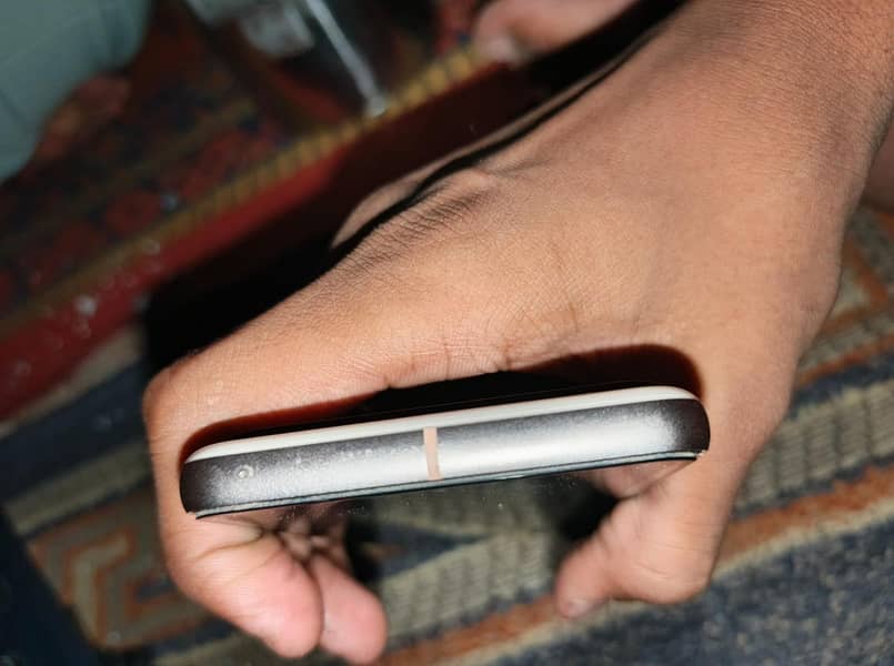 Google Pixel 8 5