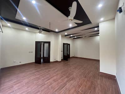1 Kanal Full House For Rent In DHA Phase 8 Ex Park View - Near To Park And Commercial Area