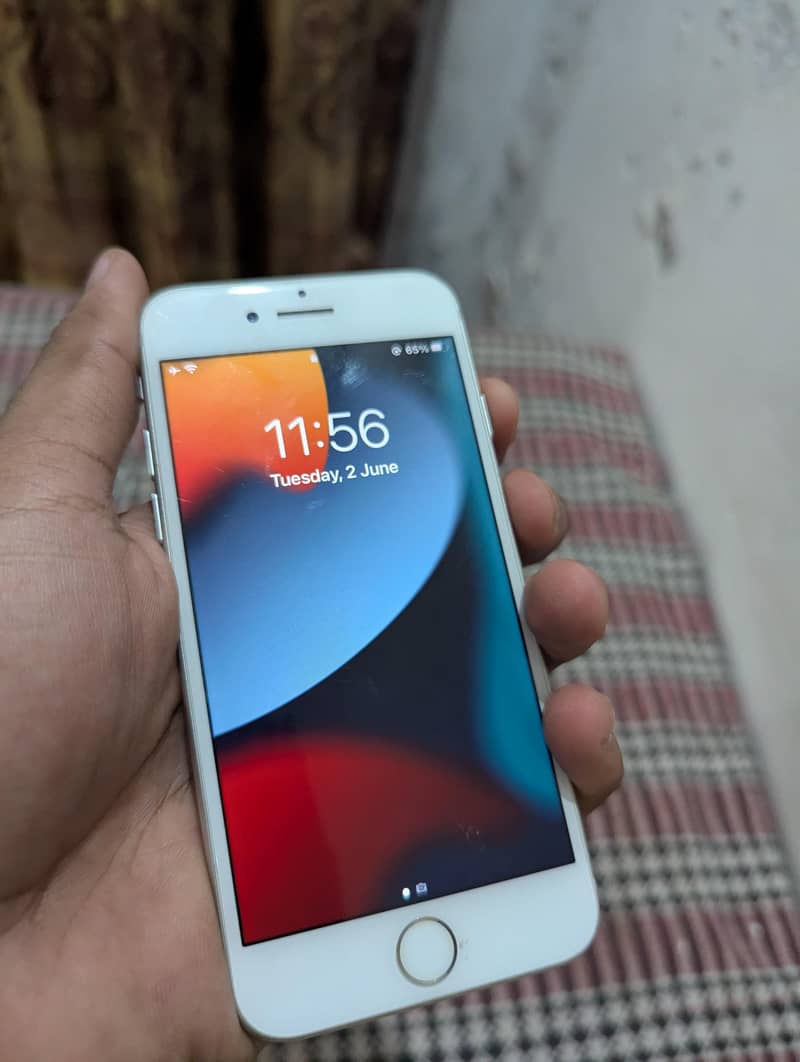 Apple iPhone 7 1
