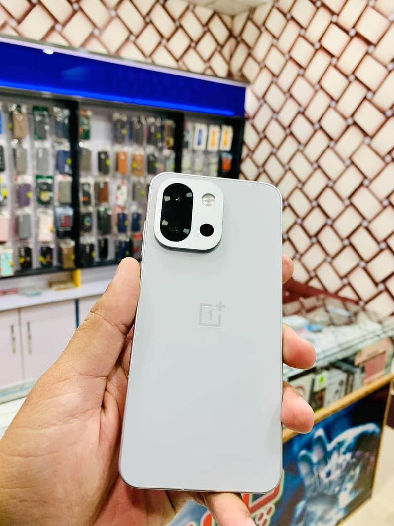 One Plus 13t 0
