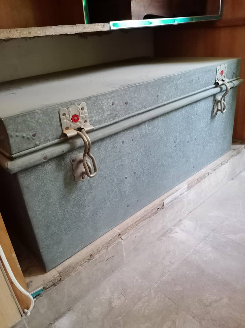 trunk,small petti 2
