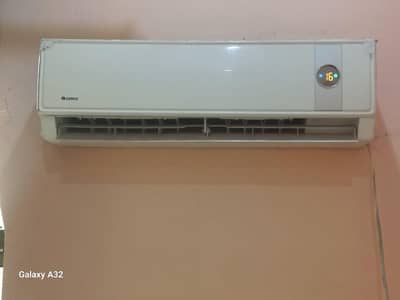 Gree Split Ac Excellent Colling condition