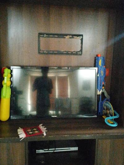 original Sony tv no repair and very best for house and good and strong