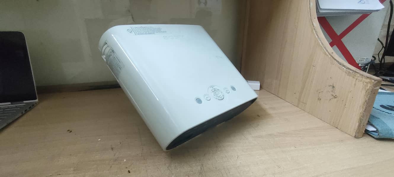 Sony Multimedia Projector 4