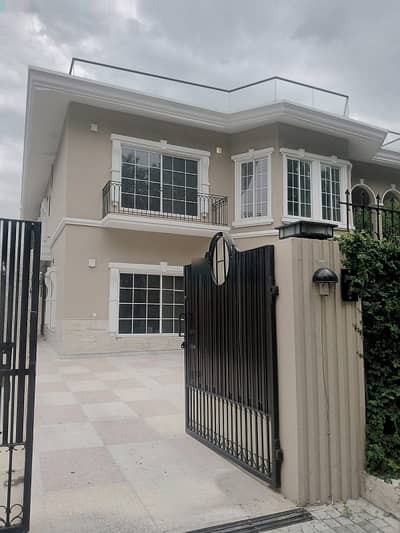 A House Of 1000 Square Yards In Rs. 1200000