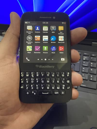 BlackBerry Q5 – PTA Approved Classic QWERTY Keyboard Smartphone