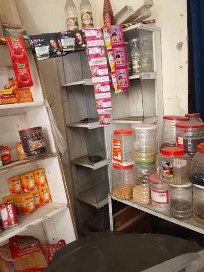 gharyana store ka armariyan hai. jis bhi bhai ko chahie to bataen