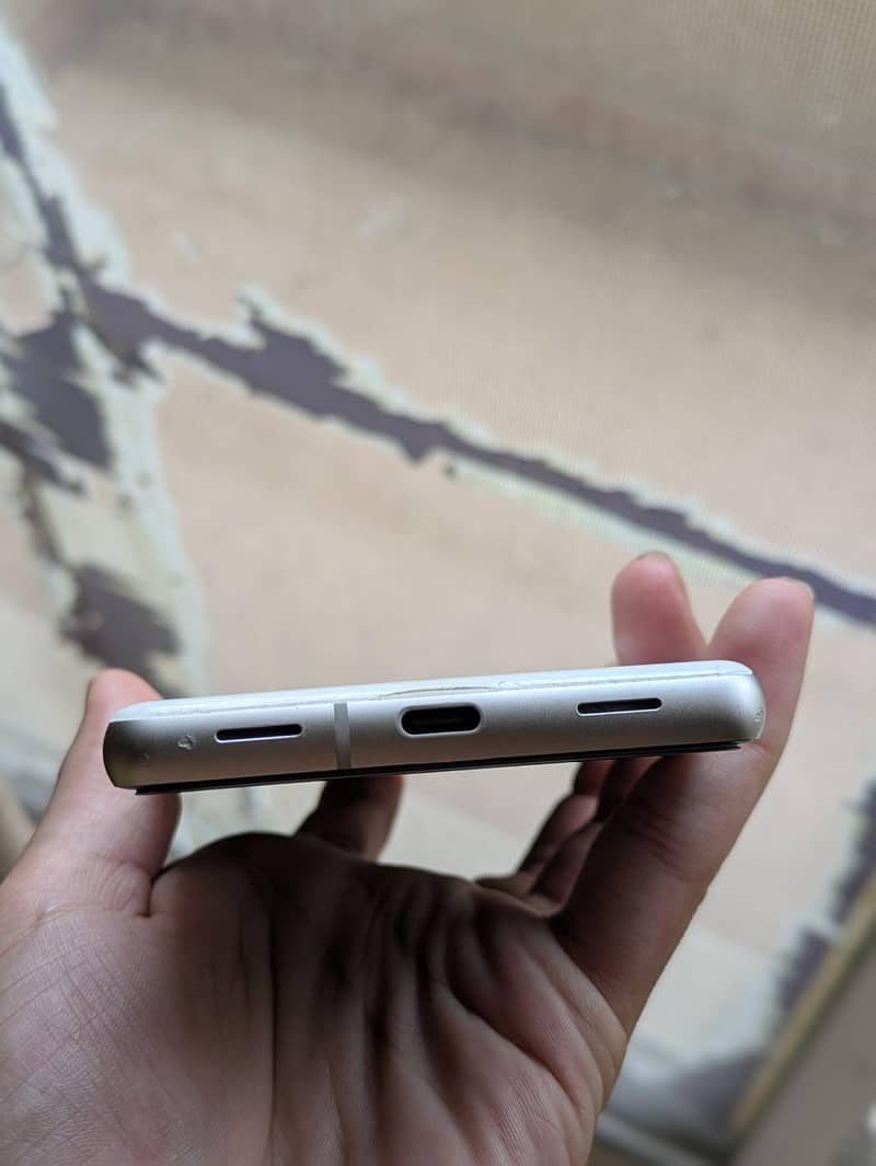 Google Pixel 7a 4