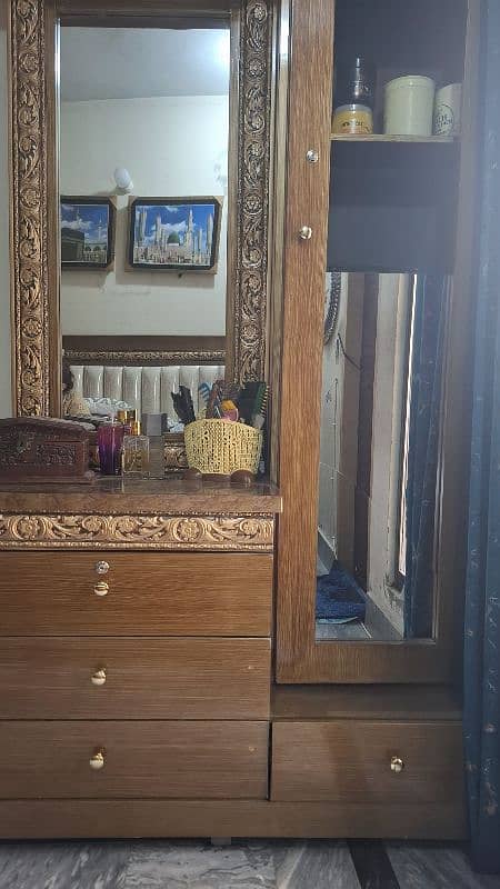 dressing table 0