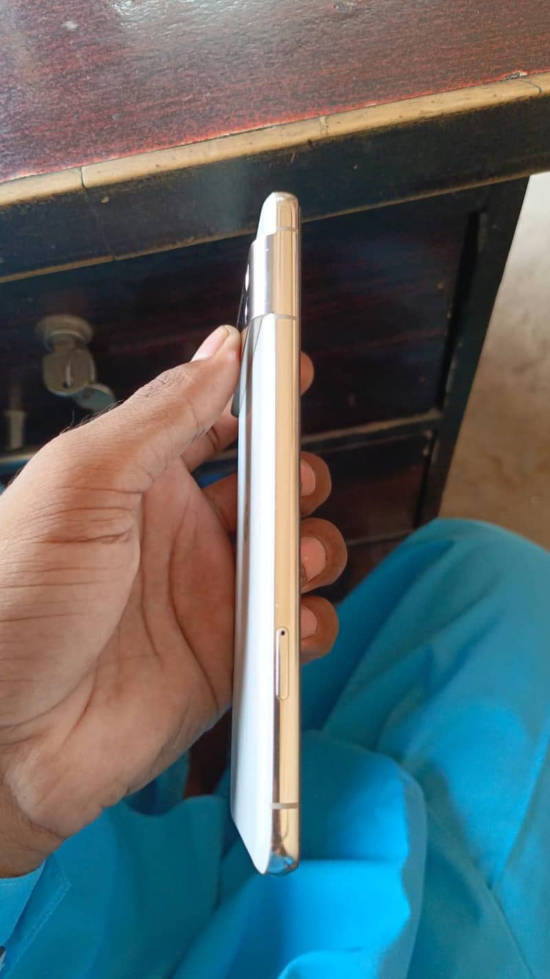 Google Pixel 8 Pro 4