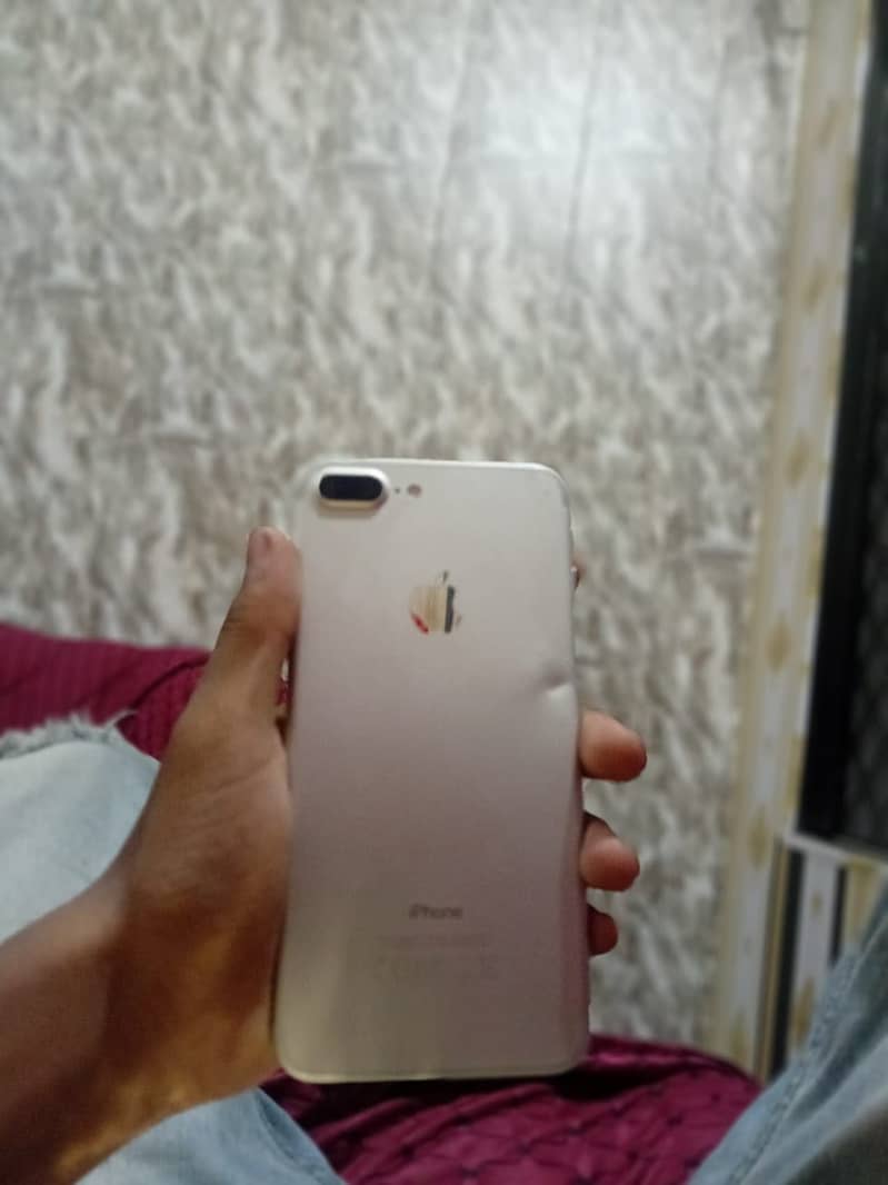 Apple iPhone 7 Plus 2