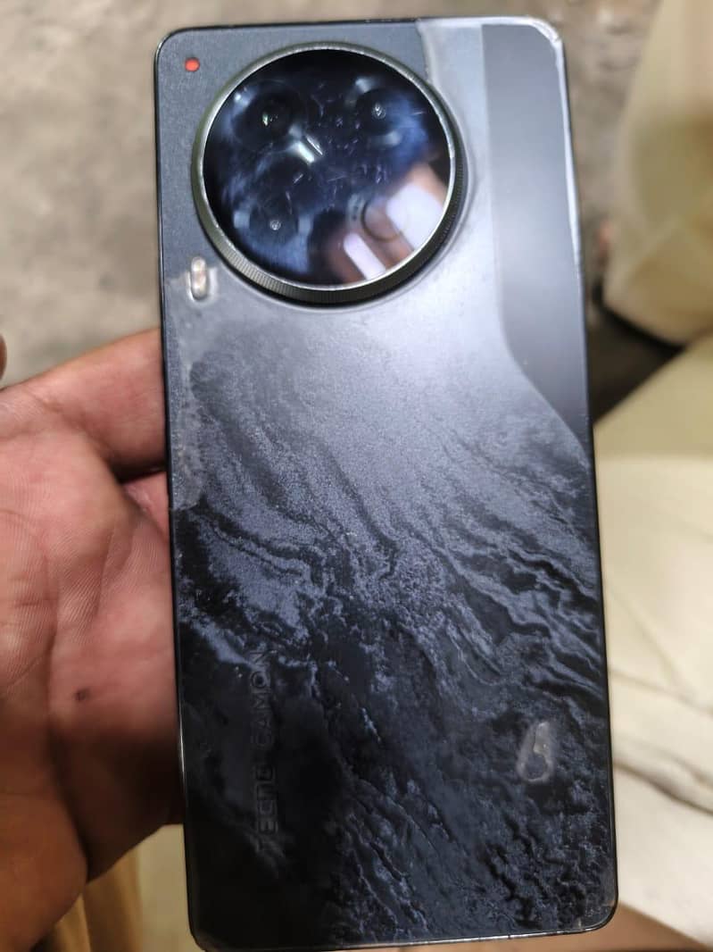 Tecno CAMON 30 1