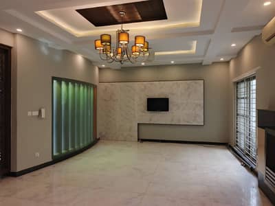 1 Kanal Full House For Rent In DHA Phase 8 Ex Park View
