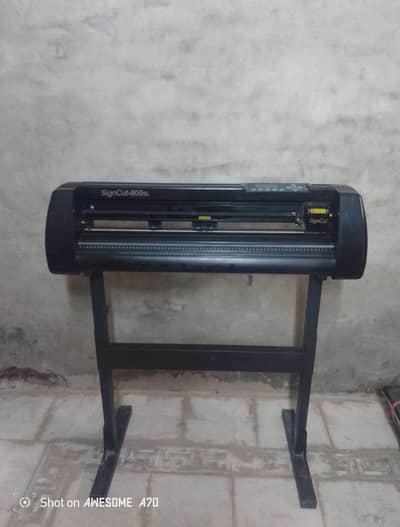 SignCut-800SL Plotter in Very Good Condition With Stand
