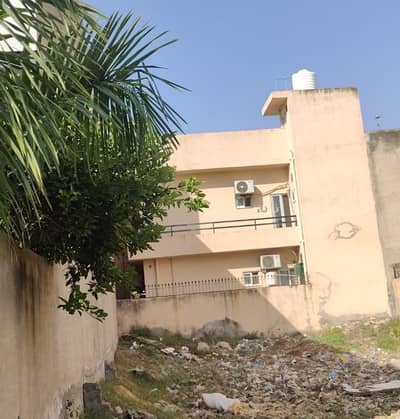 10 Marla Plot Available For Sale In T&TAbppara Main Of Back 1 Minutes Drive Only Valencia Town And Pine Avenue Road