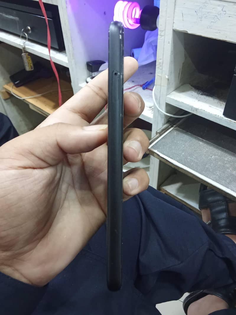 Google Pixel 4 3