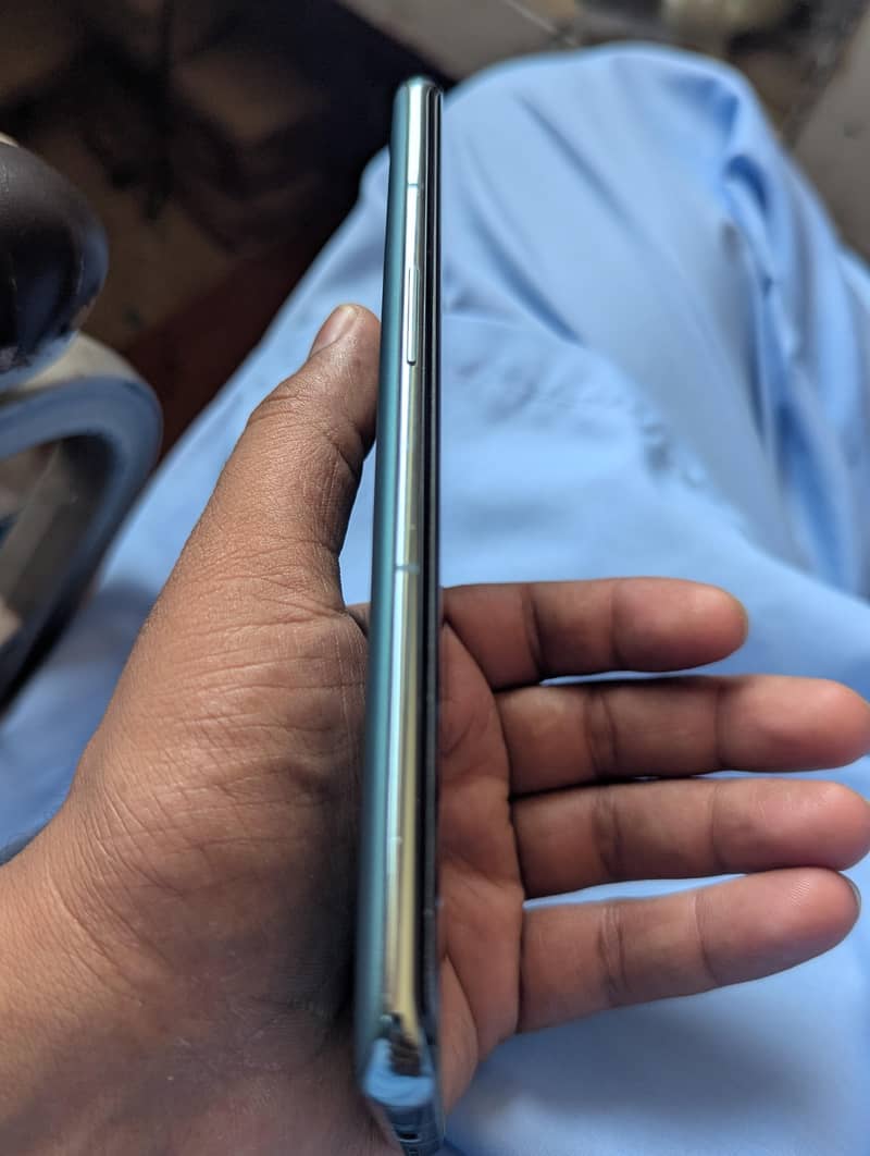 One Plus 10 Pro 4