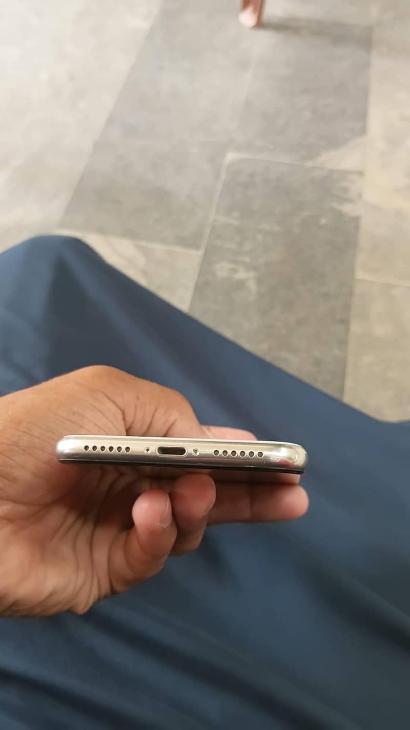 Apple iPhone X 0