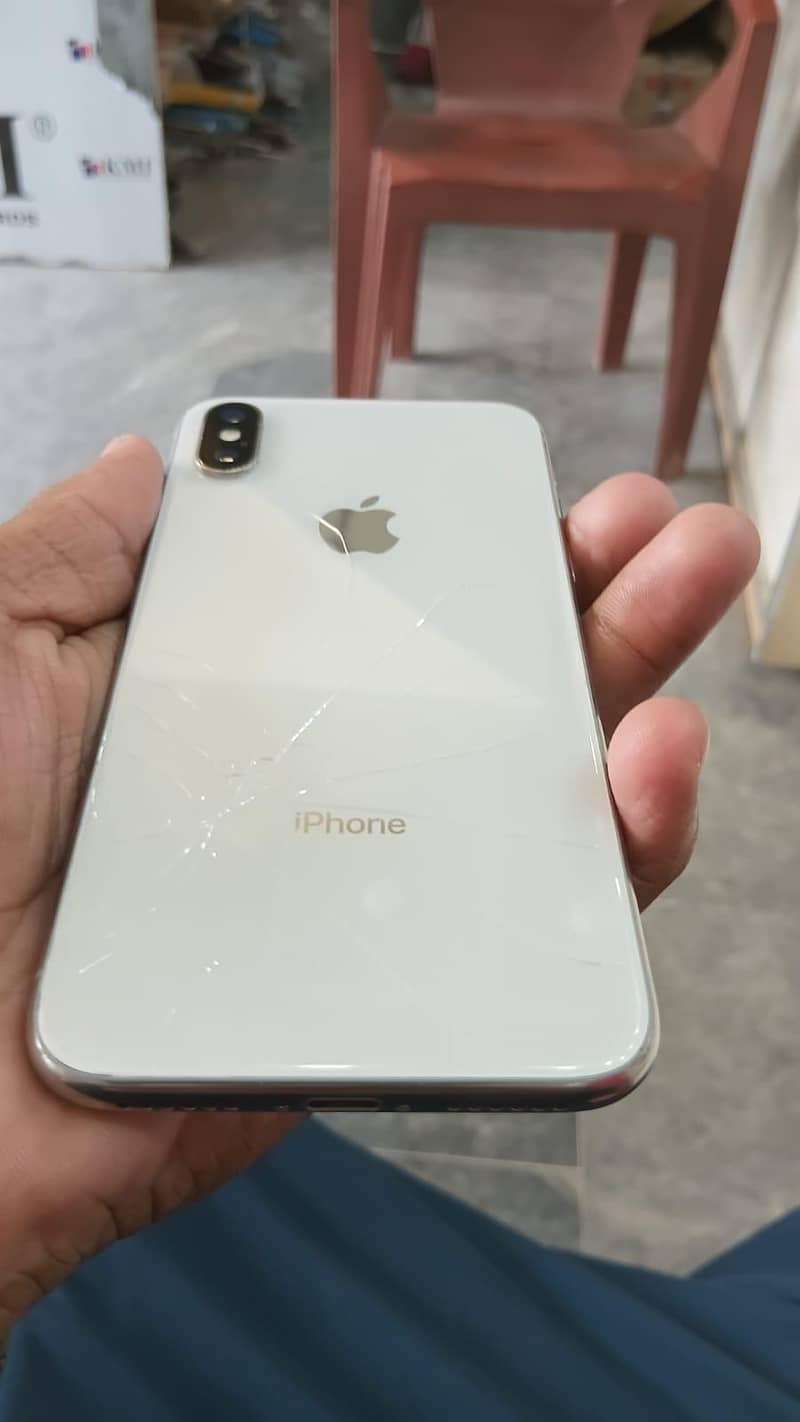 Apple iPhone X 4