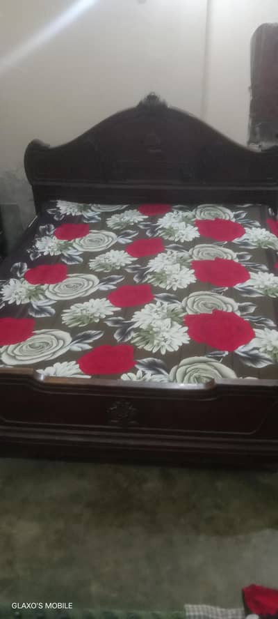 DOUBLE BED AND SHOWCASE FOR SALE!