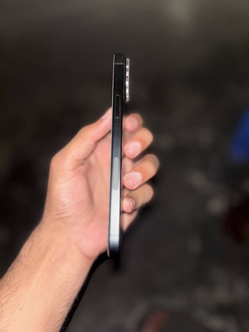 Apple iPhone 15 plus 0