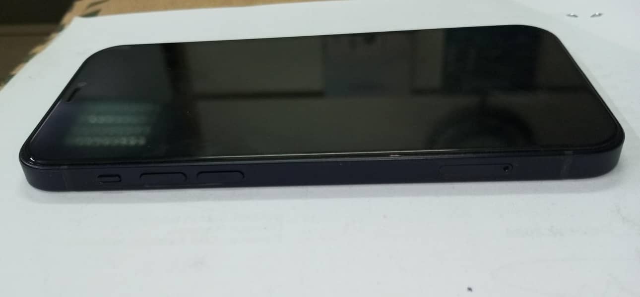 Apple iPhone 12 6