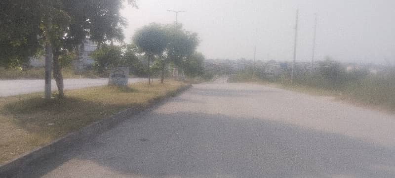 SUNFACING PLOT WITH IDEAL ACCESS 4