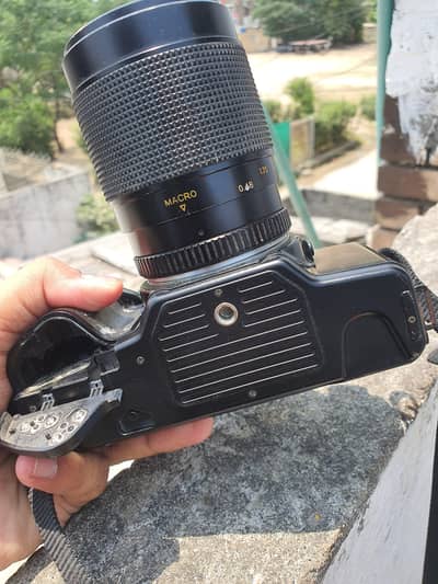 Vintage Yashika 108 Camera – Classic Retro Collector’s Item