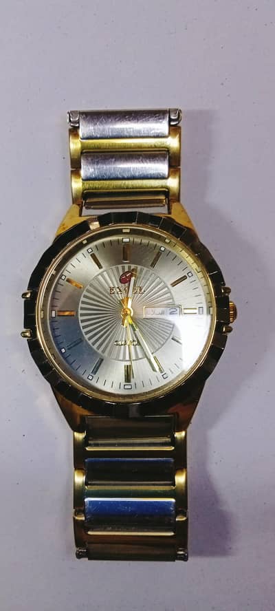 Excel Quartz Day-Date Watch Gold Silver Tone -10/9 condition