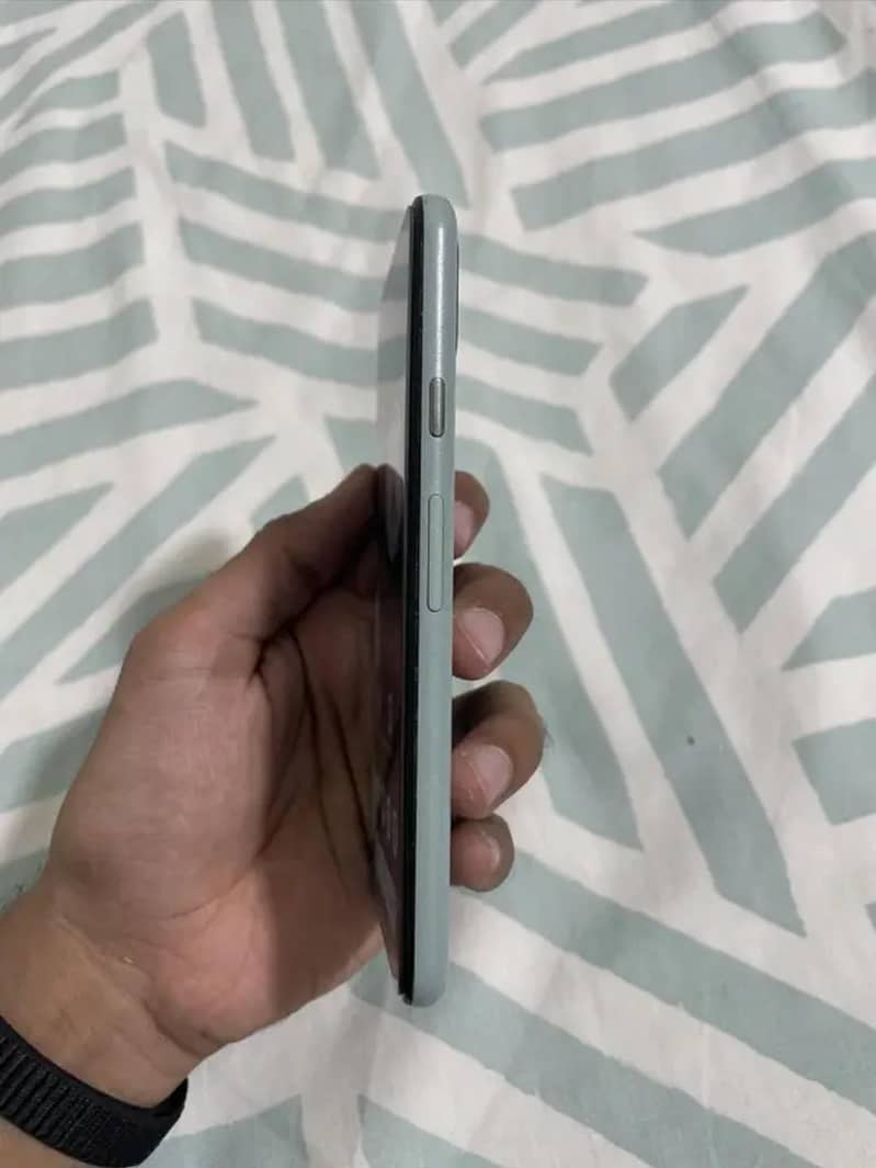 Google Pixel 5 8gb 128gb dual Sim Approved 2