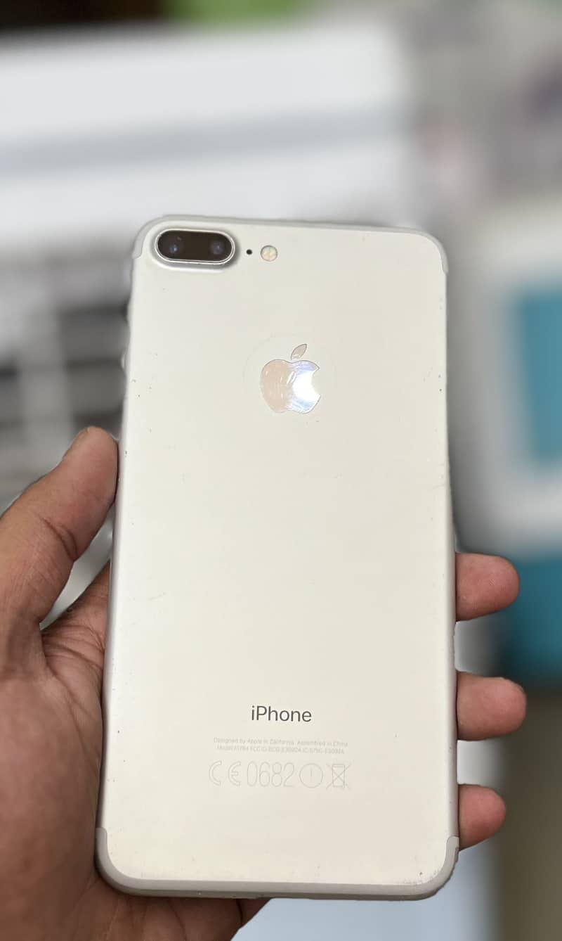 Apple iPhone 7 Plus 1