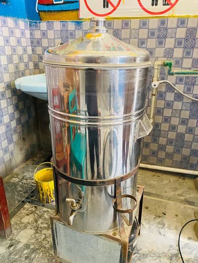Water tank for sale 40 Liters capacity 10/10 condition