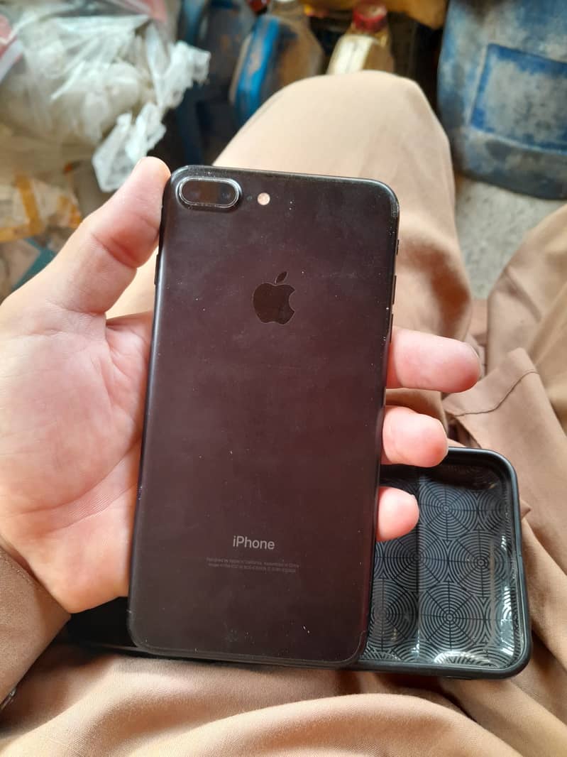 Apple iPhone 7 Plus 4