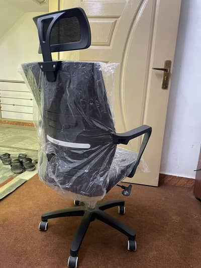 Computer or office chair condtion 10 by 10