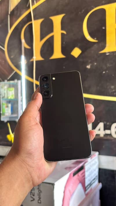 Samsung Mobile S22 Plus