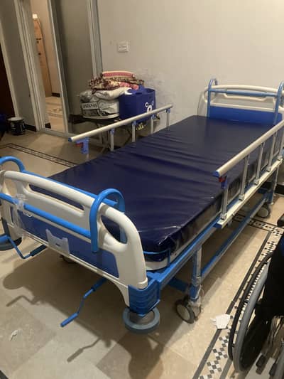 Medical bed 3 function just 1 month used