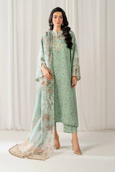 Pakistani Green Embroidered Kurta Set with Shawl