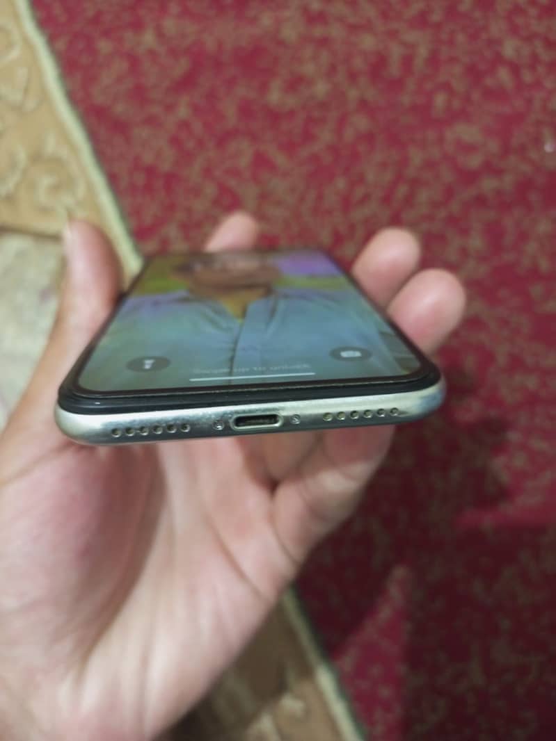 Apple iPhone X 3