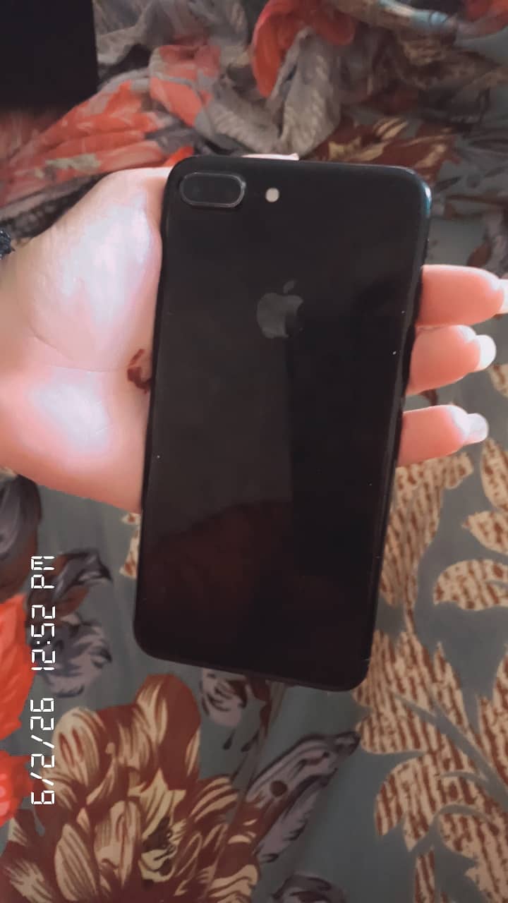 Apple iPhone 7 Plus 1