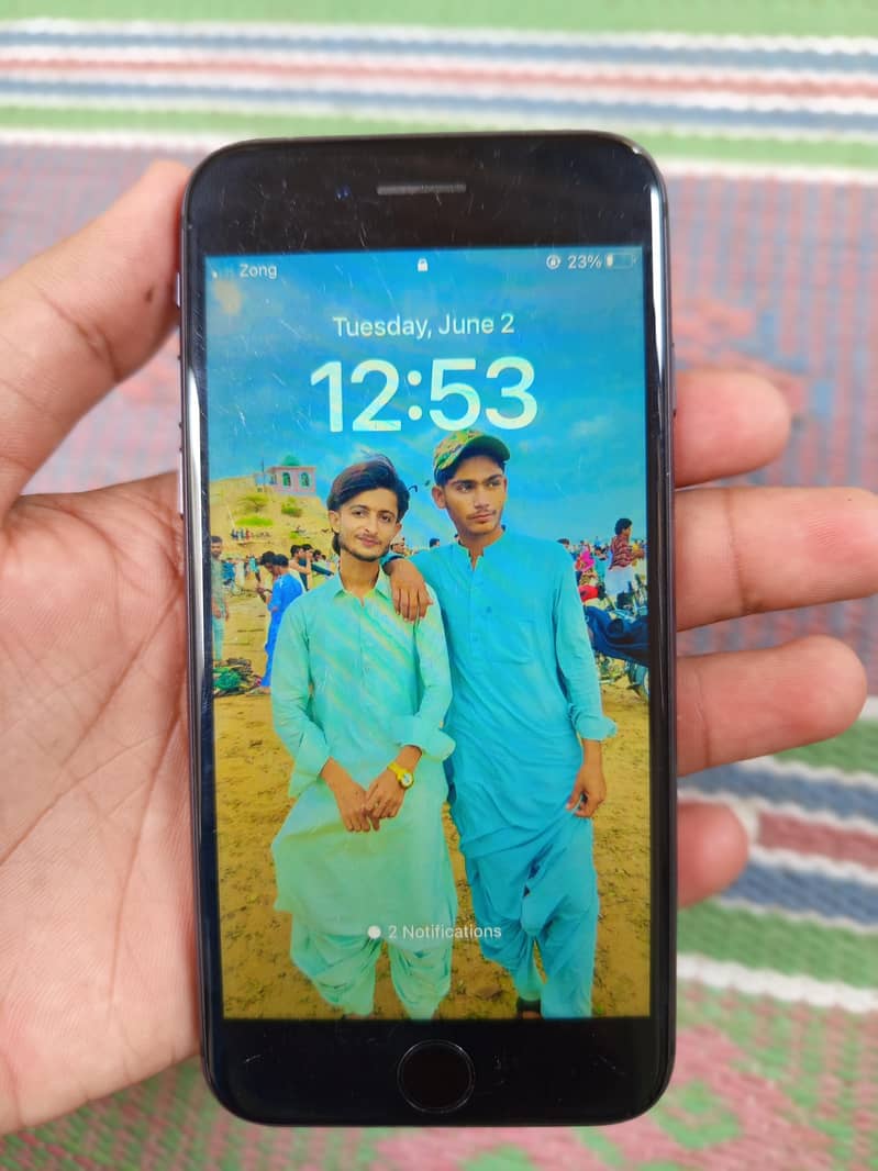 Apple iPhone 8 0
