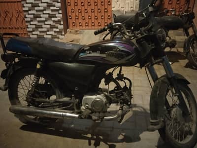 Unique 70.2013 model. Karachi number